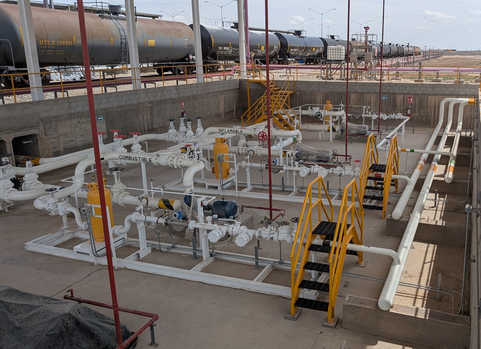 Rail Unloading Manifold — Pumps, metering runs and valve manifolds · Fuel terminal, Mexico